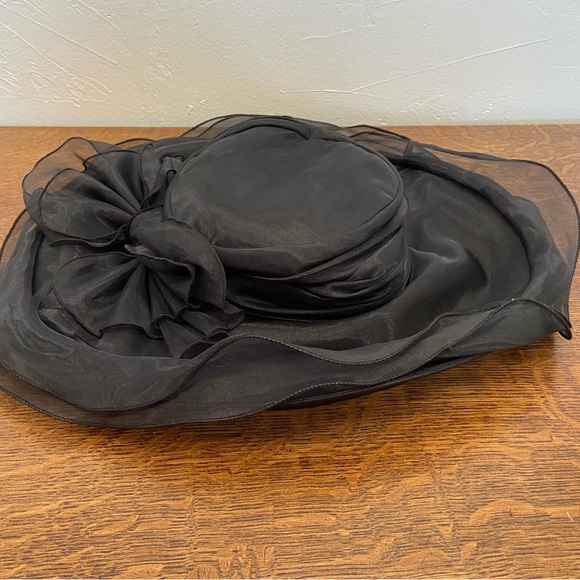 VINTAGE BETMAR NEW YORK BLACK BOW TULLE SHEER DRAMATIC DERBY WOMENS RETRO HAT - Picture 5 of 13
